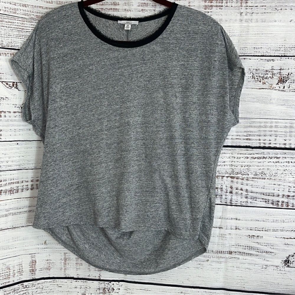 H Halston Top Womens Size Petite Small‎ Raw scoop Neckline High low Gray Tee